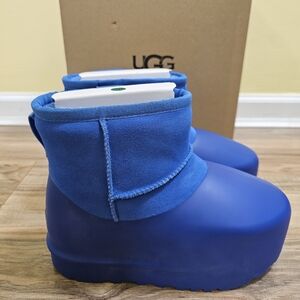 New UGG Classic Mini Pumped Molded Bootie